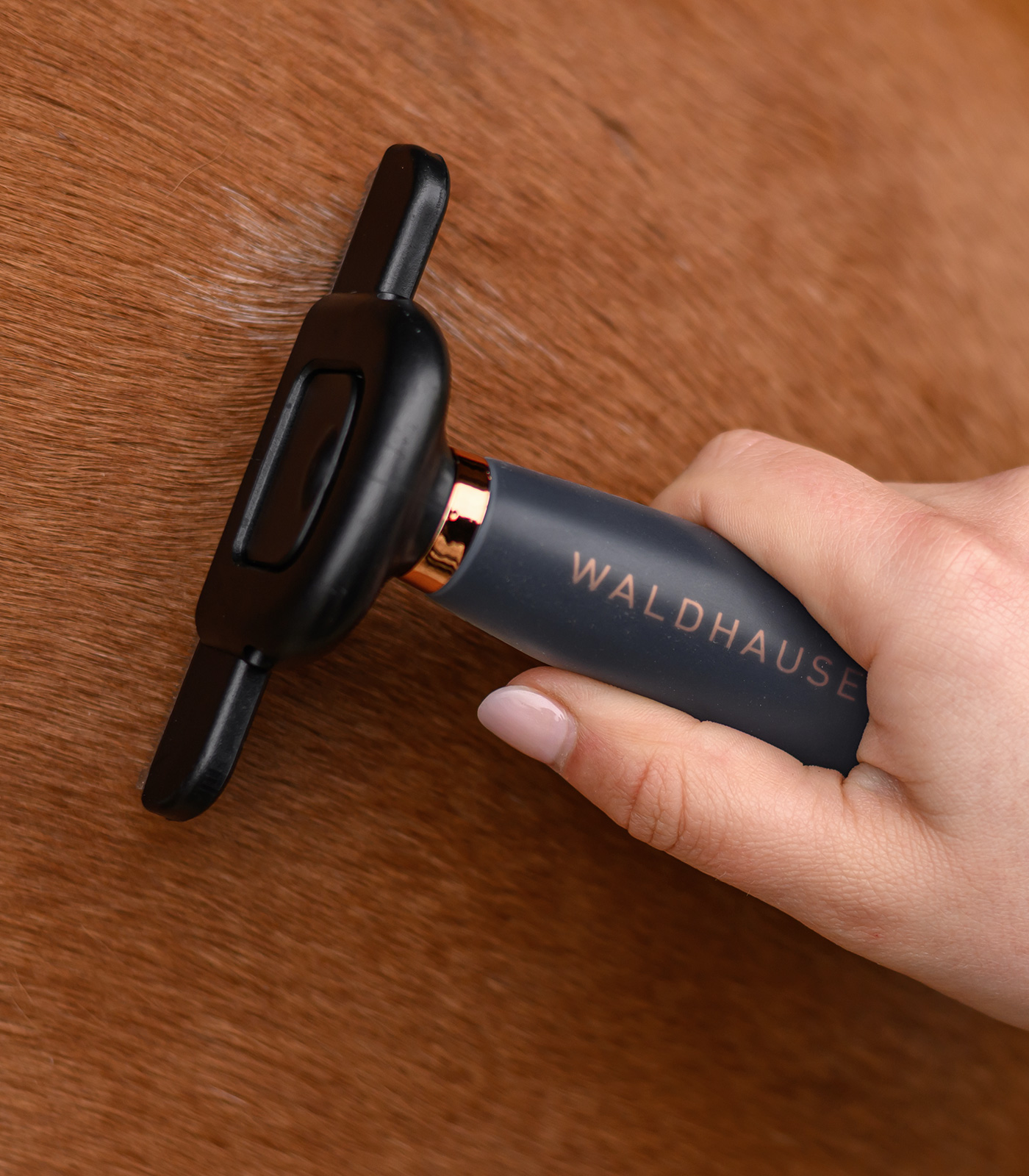 Peigne pour la mue du cheval avec poignée gel, L