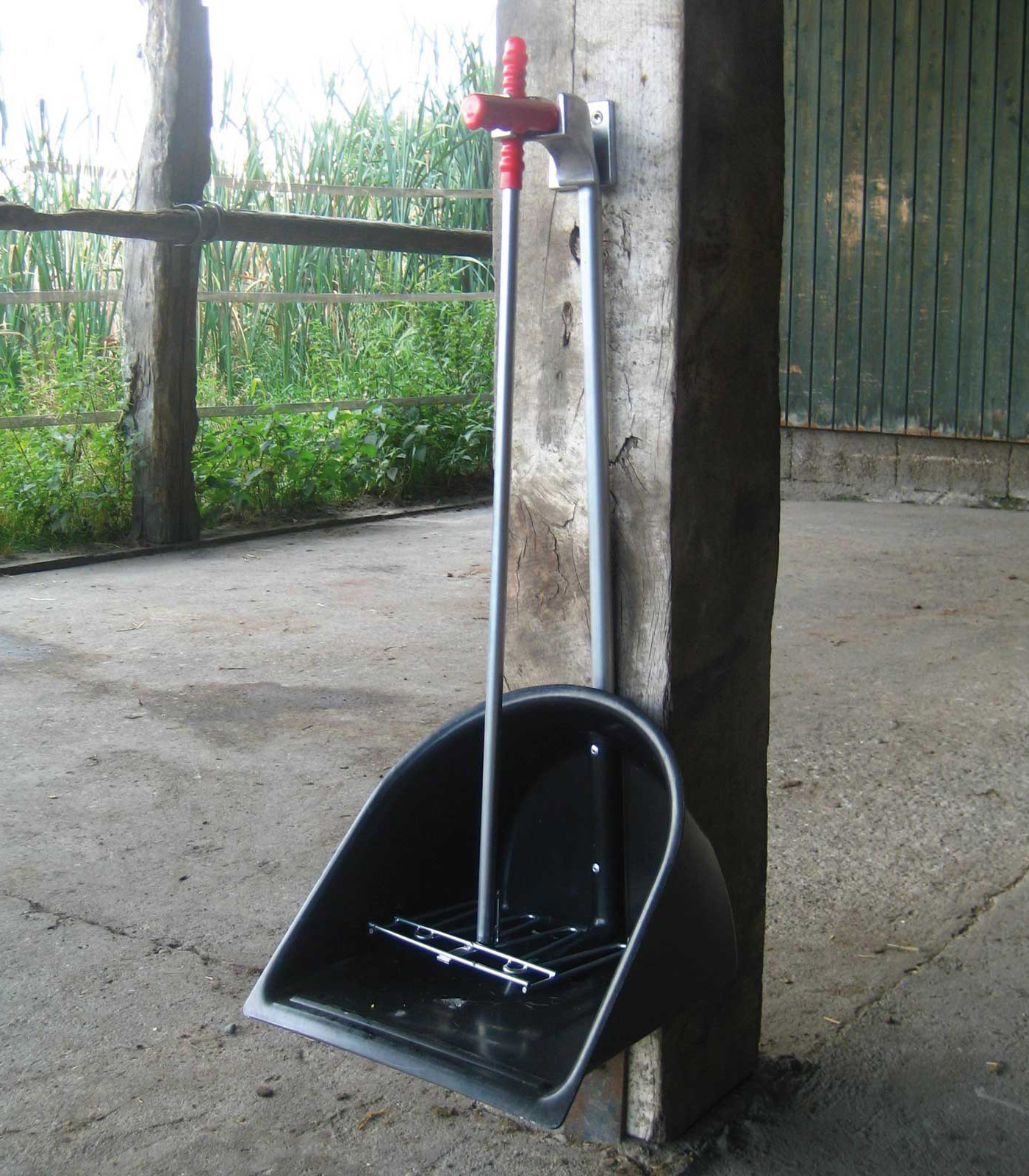 Holder for Manure Scoop, metal