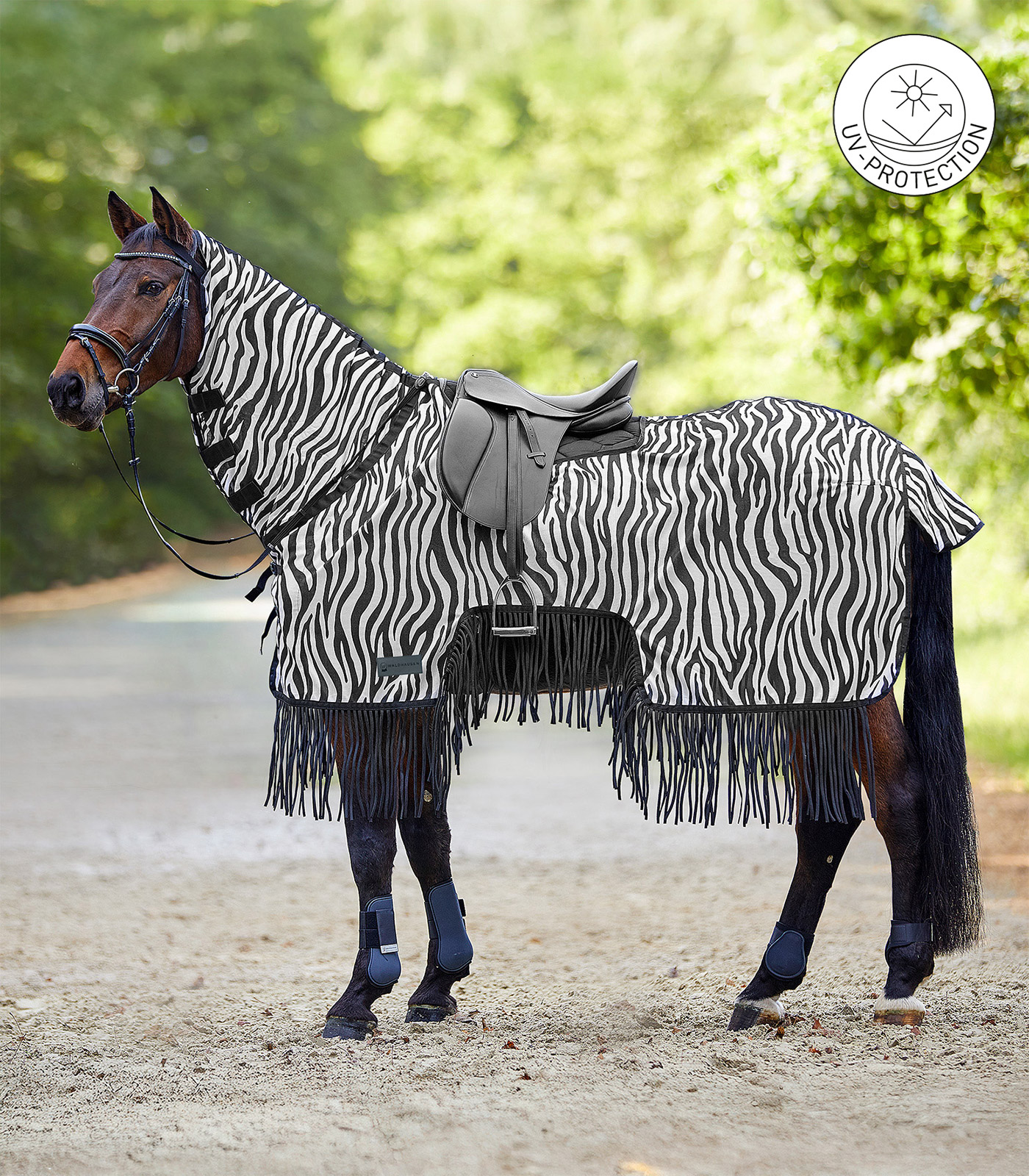 Zebra fly rug with fringes black/white