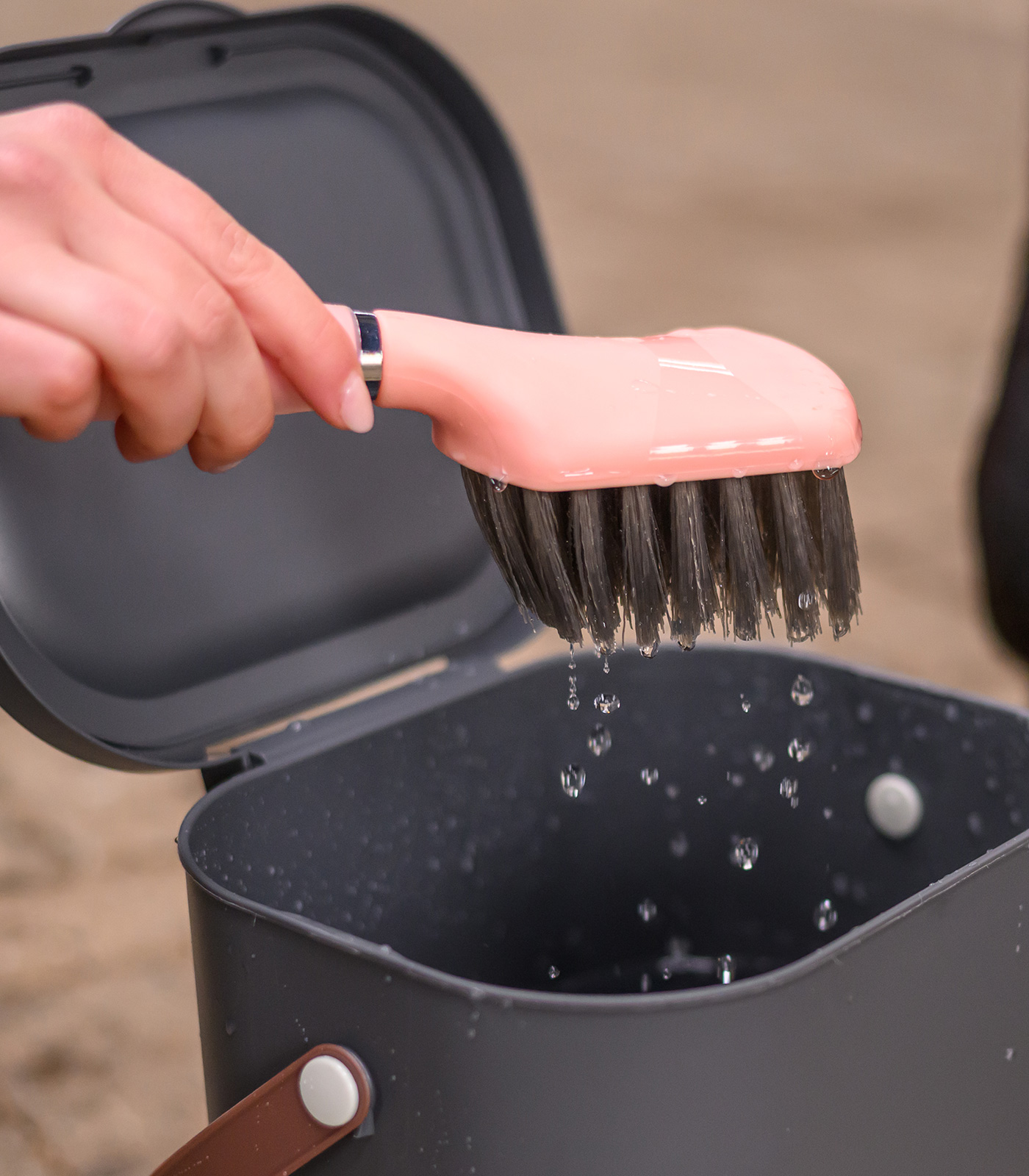 Brosse à sabots avec poignée gel