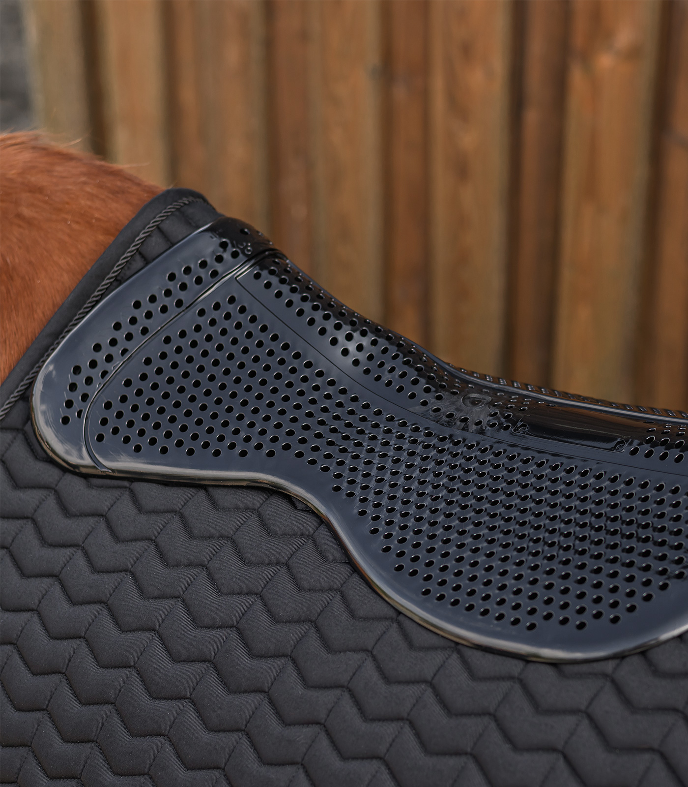 Gel-Pad mit Synthetik-Fell black Warmblut Gel-Pad mit Synthetik-Fell black Warmblut