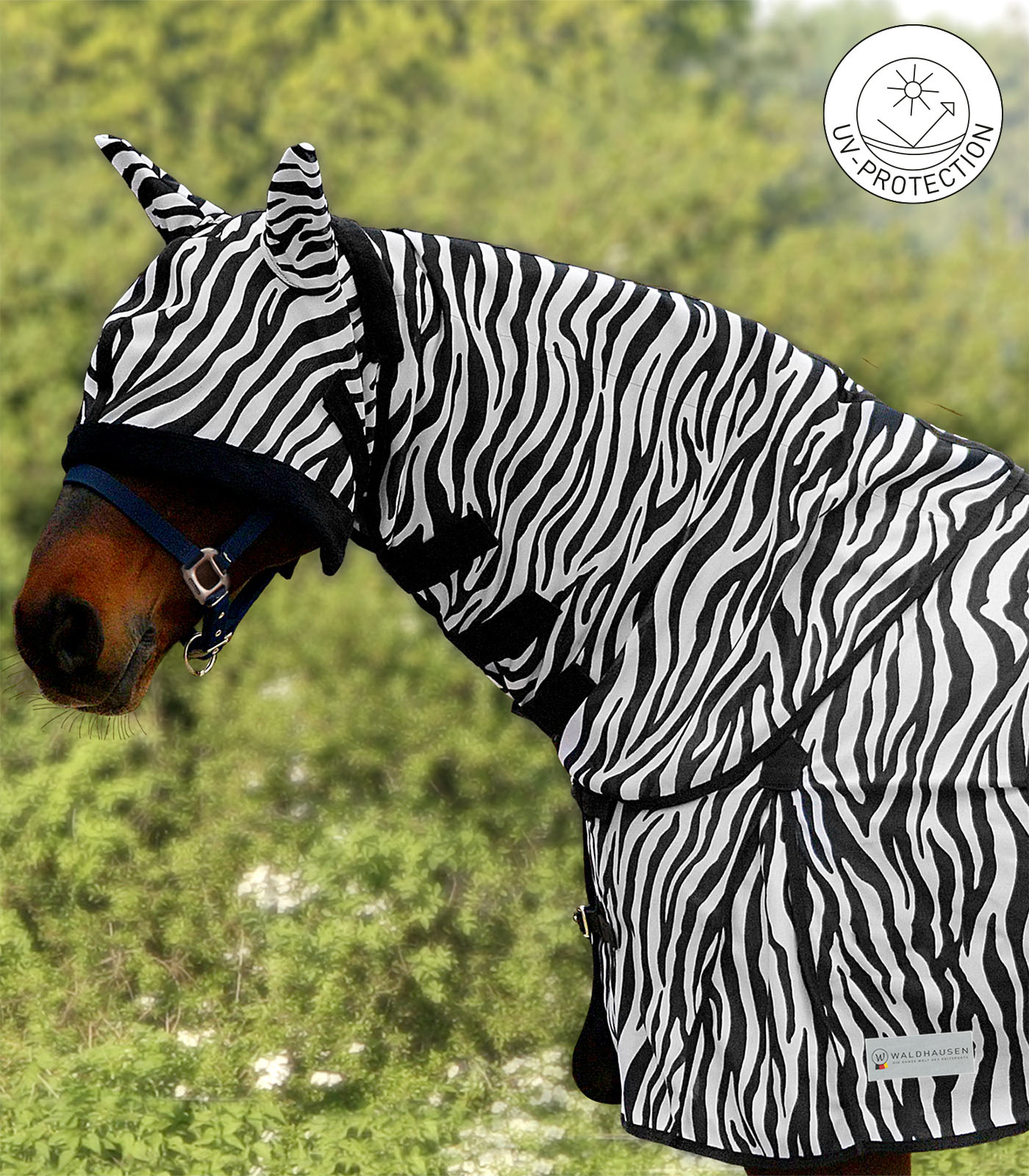 Zebra Fly rug neck piece black/white