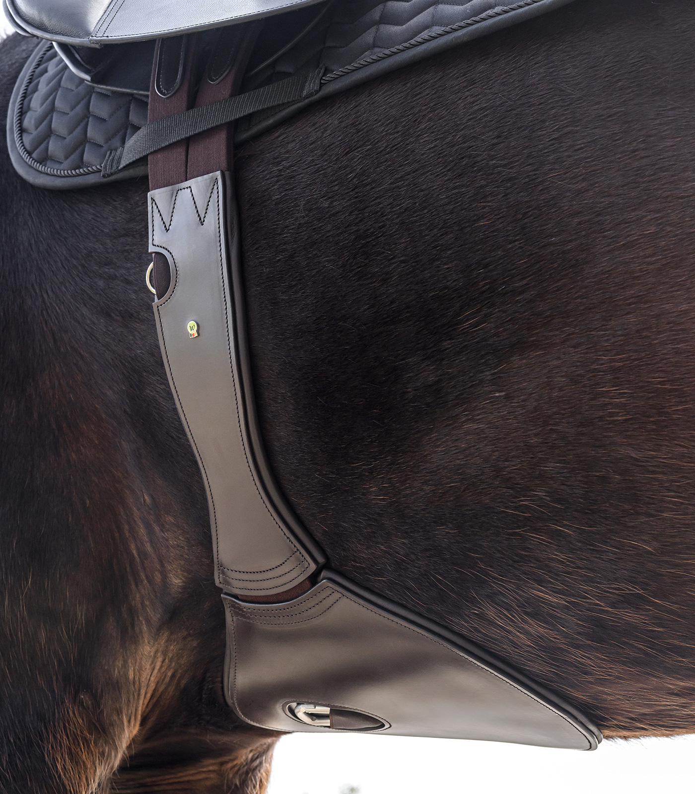 Sangle de selle en cuir avec bavette ventrale élastique