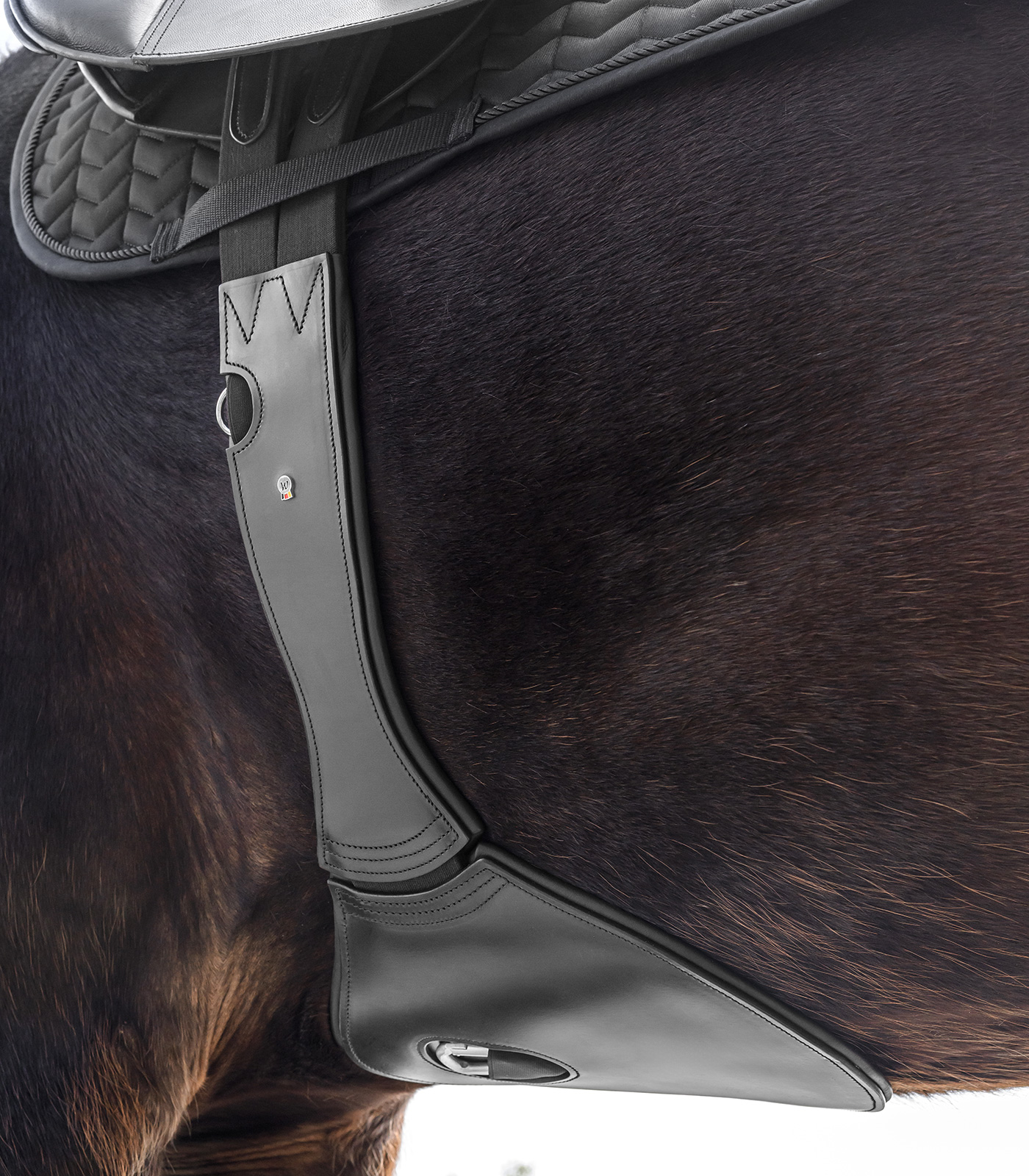 Sangle de selle en cuir avec bavette ventrale élastique